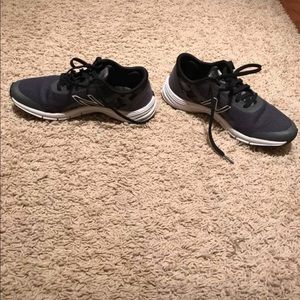 New Balance Tennis Shoes